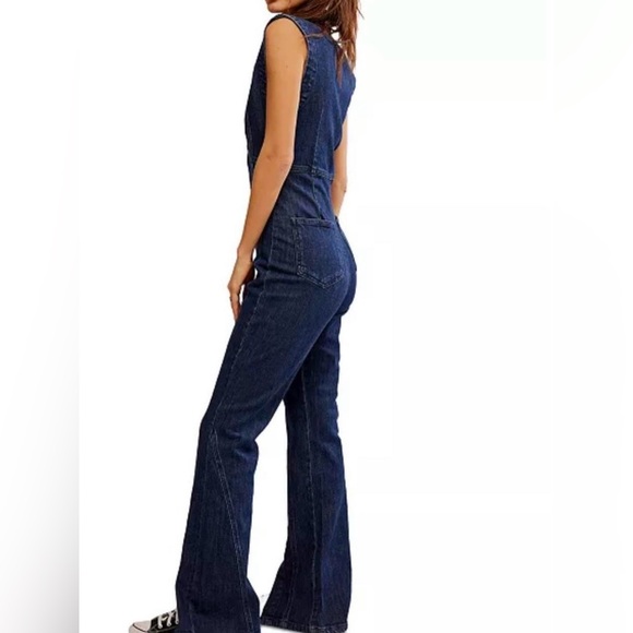 NWT Free People Women's Crvy Ring The Alarm Denim Jumpsuit Size M $158 retail - Picture 2 of 8